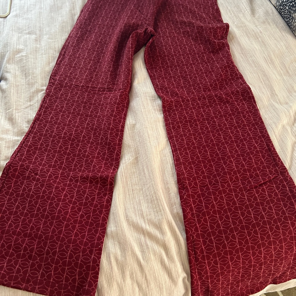 Betabrand Stretch Bootcut Yoga Work Pants. Size XL. Red Patterned. Easy Care.
